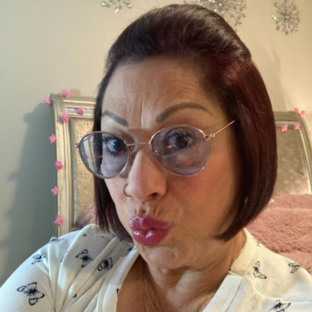 Meet your Posher, Laverne